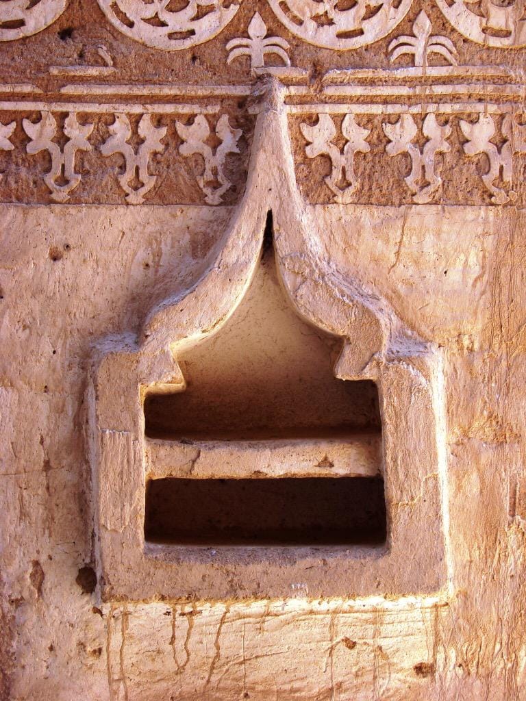 موقع الدكتور ايمن البدارين الرسمي - aymanbadarin.com | حكم بناء كُوَّة لأهل الكتاب تذكرهم بفضل الله عليهم