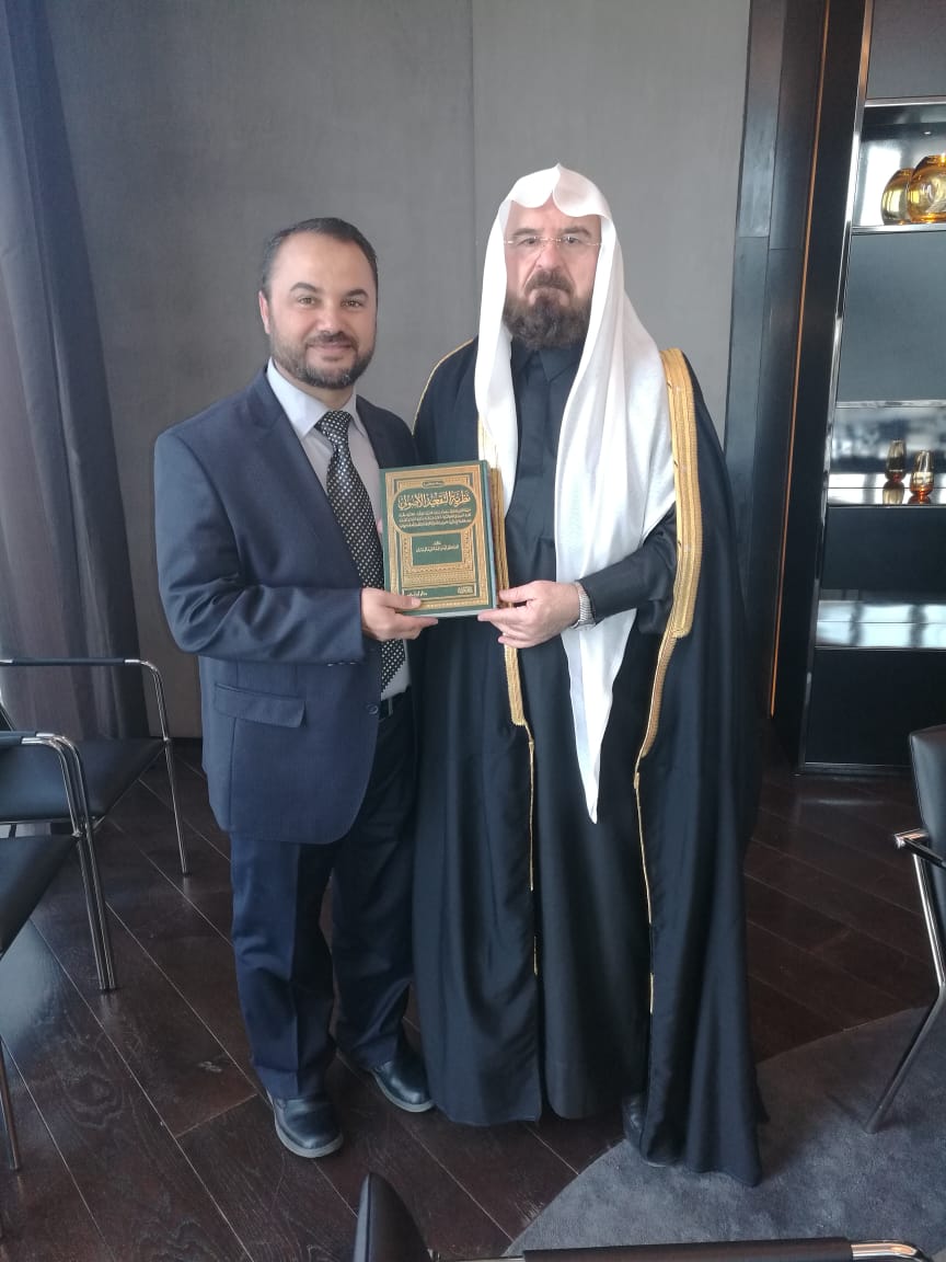 موقع الدكتور ايمن البدارين الرسمي - aymanbadarin.com | الدكتور ايمن البدارين اثناء لقاء علمي مع العلامة أ.د على القره داغي موقع الدكتور ايمن البدارين الرسمي - aymanbadarin.com | الدكتور ايمن البدارين اثناء لقاء علمي مع العلامة أ.د على القره داغي