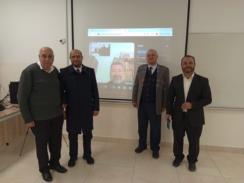 موقع الدكتور ايمن البدارين الرسمي - aymanbadarin.com | الدكتور ايمن البدارين بعد مناقشة رسالة دكتوراه (الاتجاهات الفقهيَّة المعاصرة في مفهوم الجهاد)