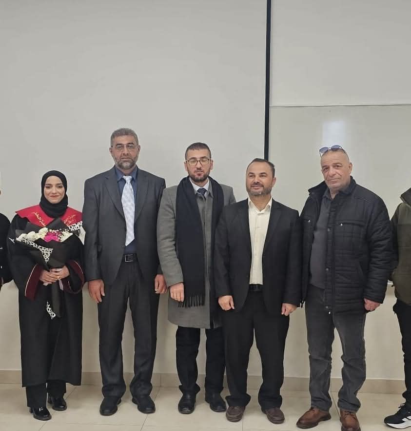 موقع الدكتور ايمن البدارين الرسمي - aymanbadarin.com | الدكتور ايمن البدارين بعد مناقشته رسالة الفروق الفقهية في الطلاق