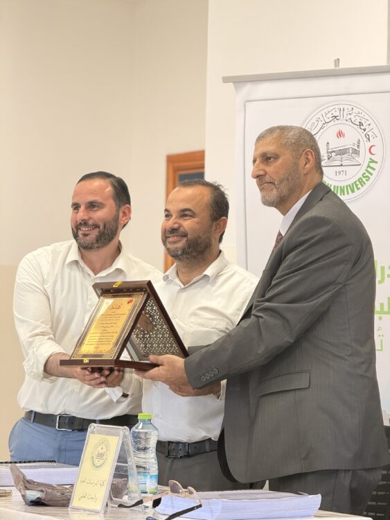 موقع الدكتور ايمن البدارين الرسمي - aymanbadarin.com | د. توفيق ابو هاشم قاضي المحكمة العليا الشرعية يكرم الدكتور أيمن البدارين بمناسبة ترقيته الى رتبة بروفيسور في الفقه وأصوله موقع الدكتور ايمن البدارين الرسمي - aymanbadarin.com | د. توفيق ابو هاشم قاضي المحكمة العليا الشرعية يكرم الدكتور أيمن البدارين بمناسبة ترقيته الى رتبة بروفيسور في الفقه وأصوله