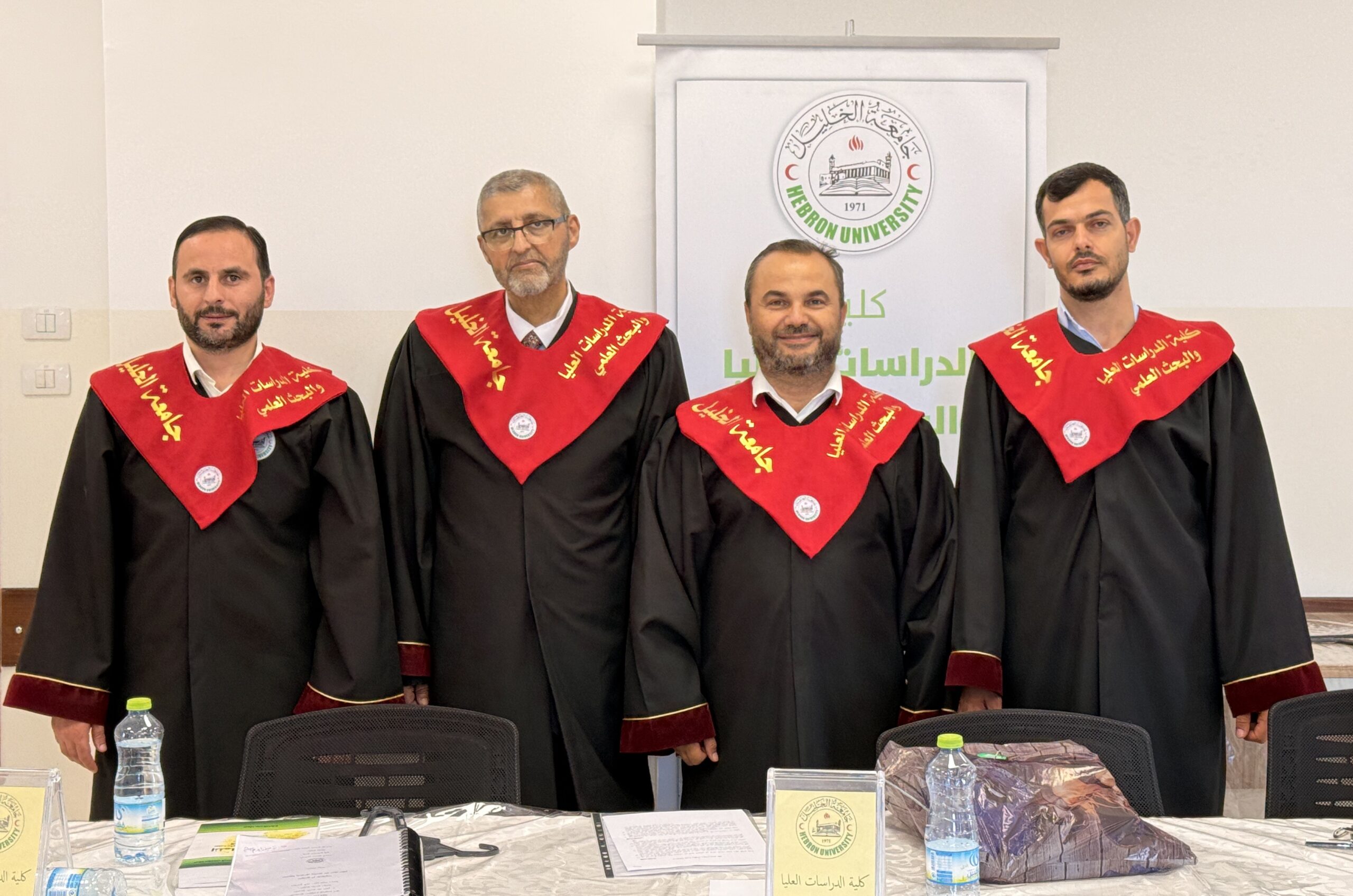 موقع الدكتور ايمن البدارين الرسمي - aymanbadarin.com|الدكتور ايمن البدارين بعد مناقشة رسالة أحكام الآثار بين الشريعة الإسلامية والقانون